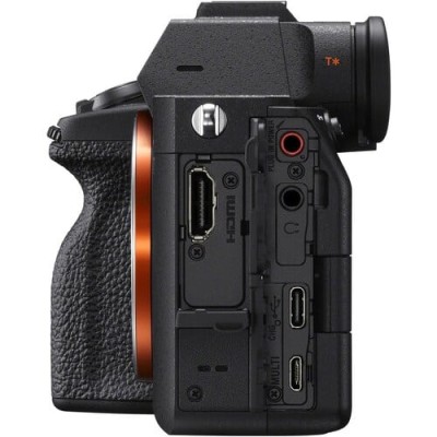 Sony ILCE-A7 M4 Body & Charger BC QZ1