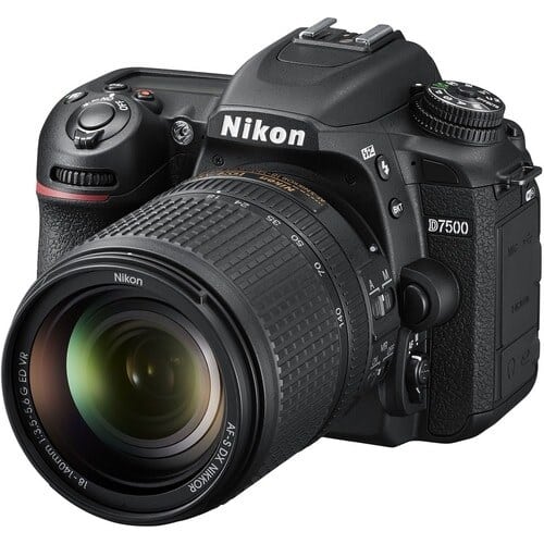 Nikon D7500 Kit 18-140mm VR