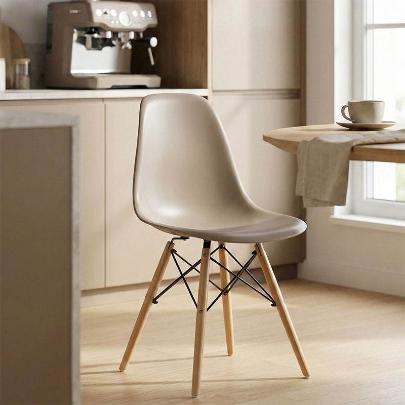 Καρέκλα Julita pakoworld PP cappuccino με φυσικό πόδι 46x52x80εκ